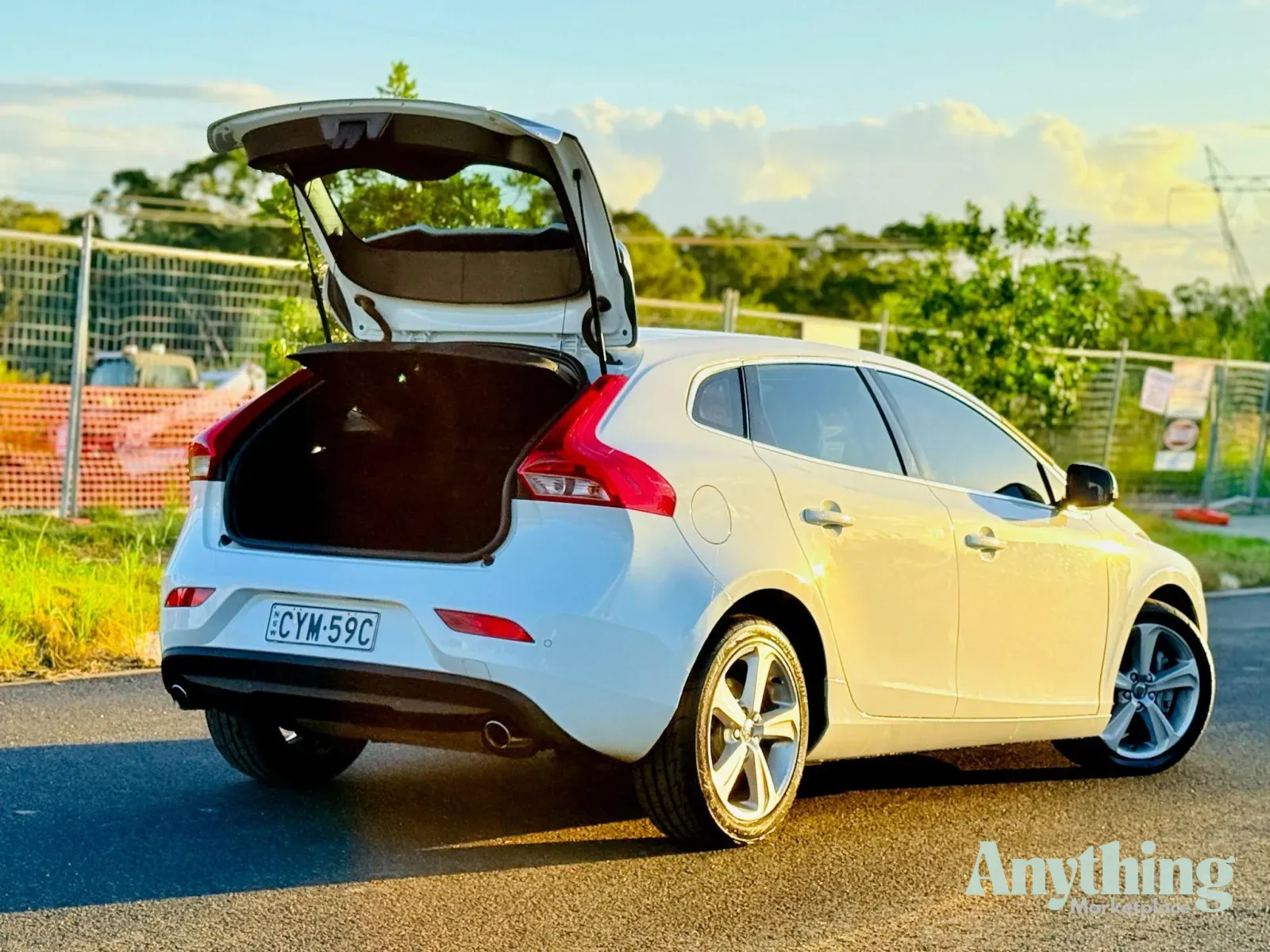 2014 Used Volvo V40 D4 Luxury Hatchback