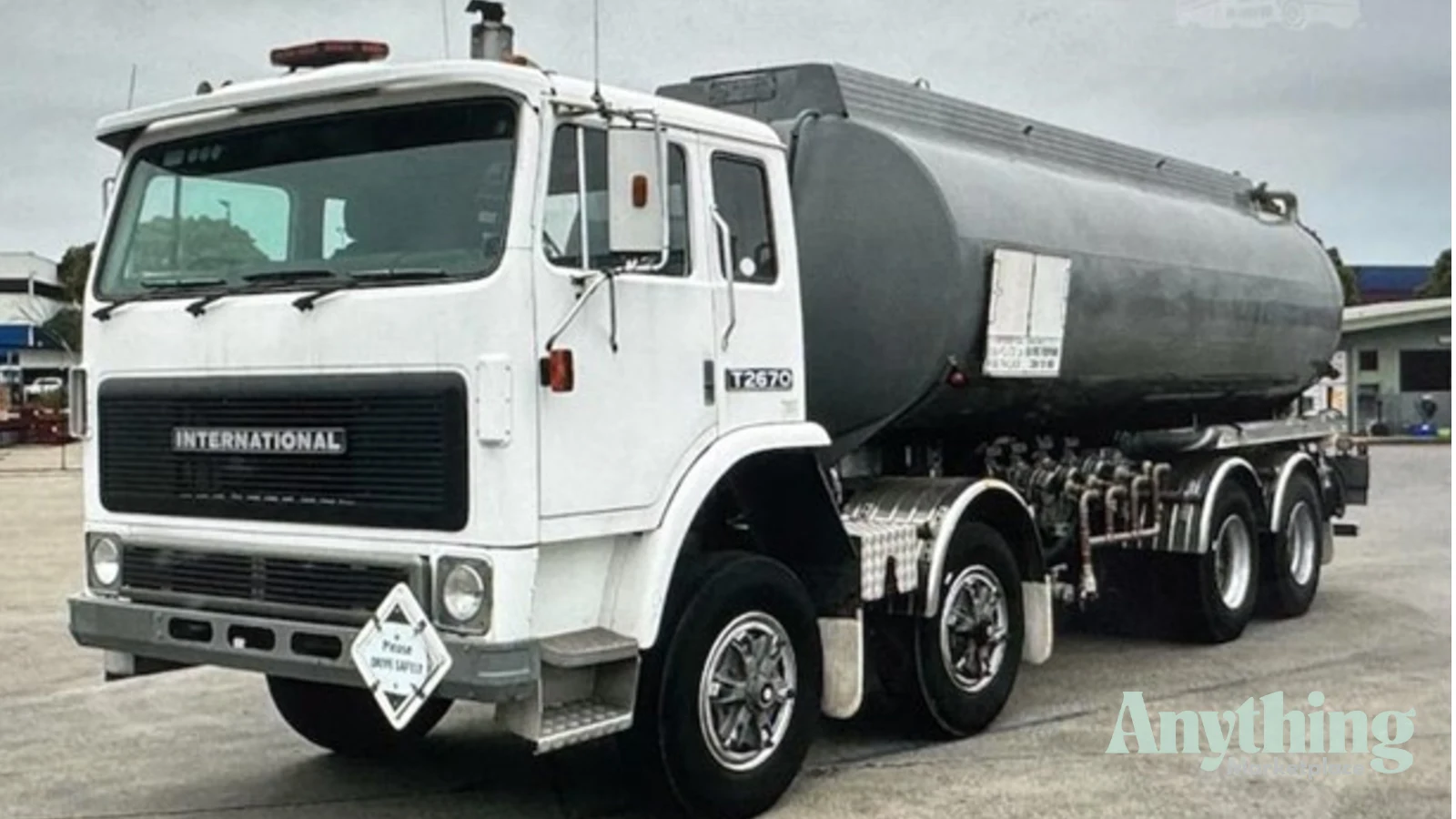 1986 Used International T-line T2670 Tanker
