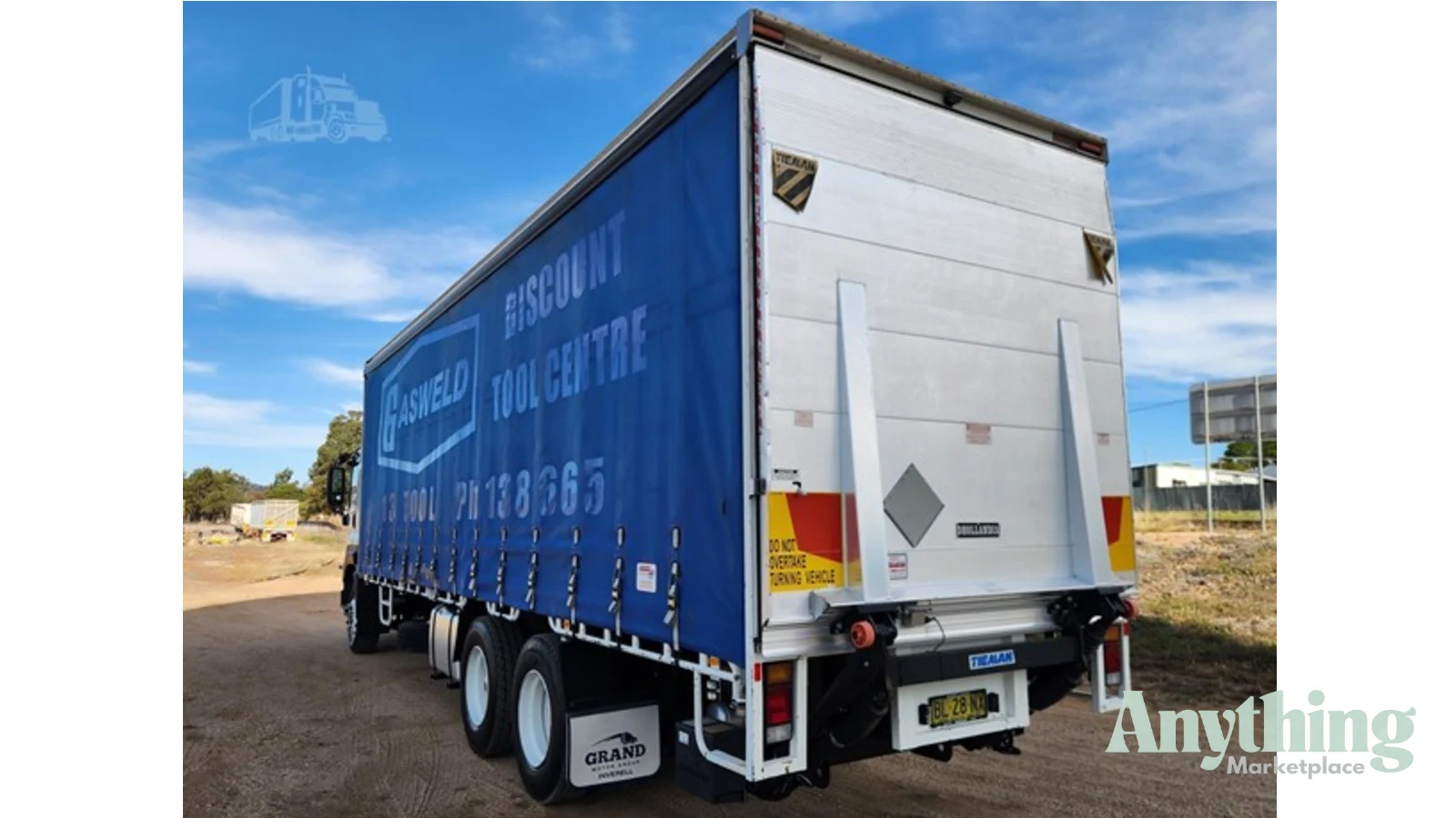 2011 Used Isuzu FXD1000 Curtainsider