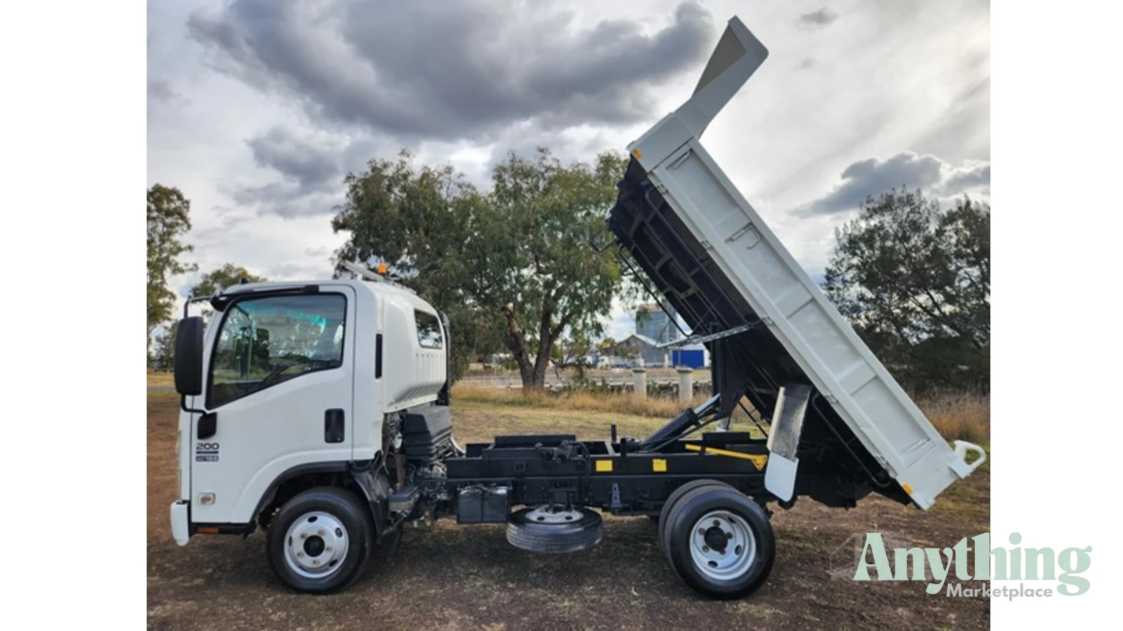 2010 Used Isuzu NPR 200 Tipper