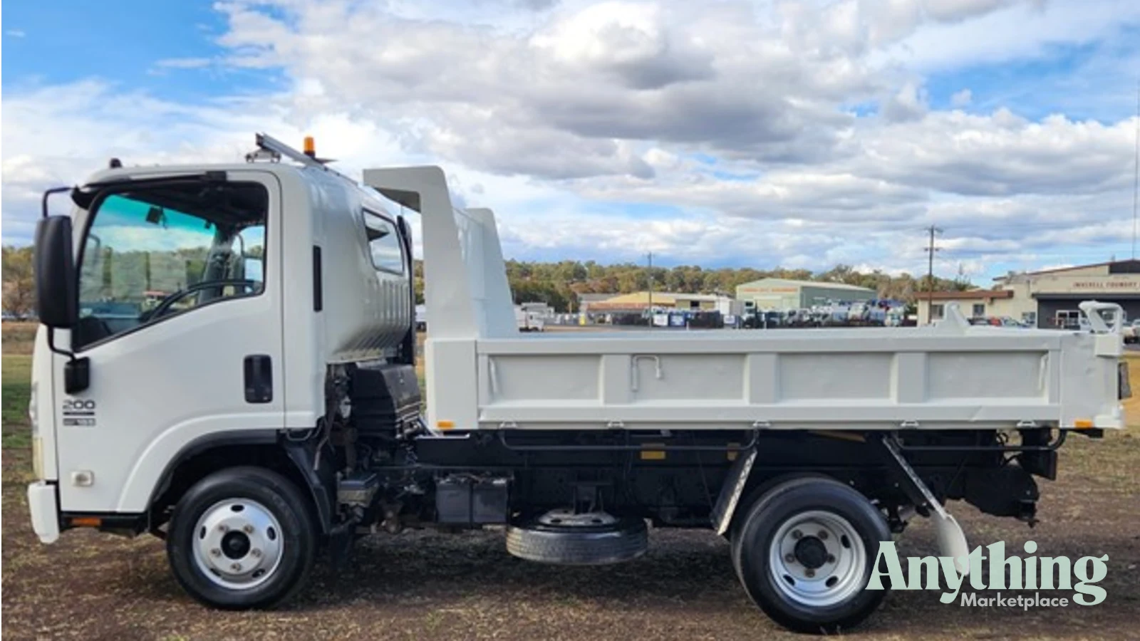 2010 Used Isuzu NPR 200 Tipper