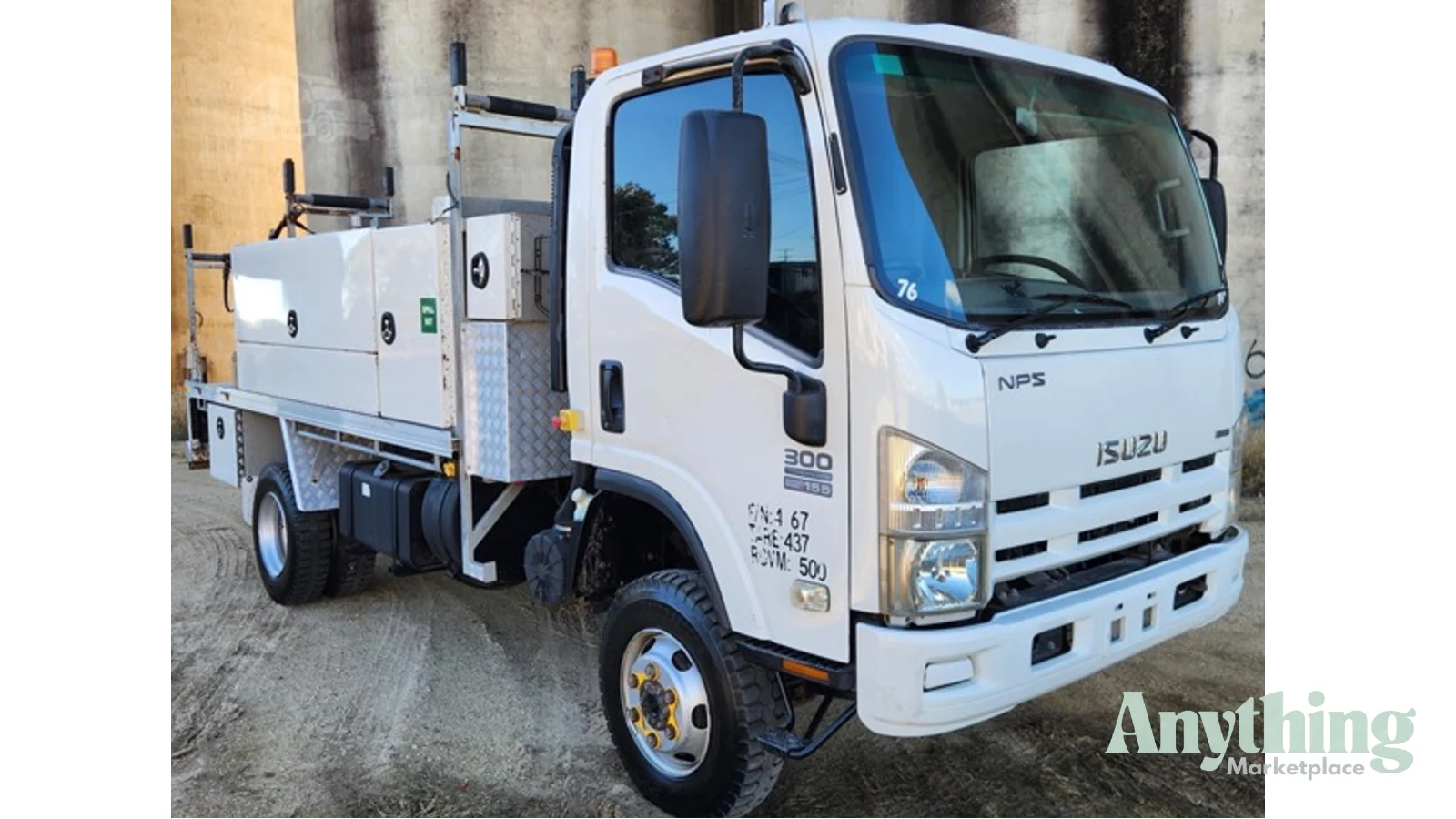 2010 Used Isuzu NPS300 Crane Truck