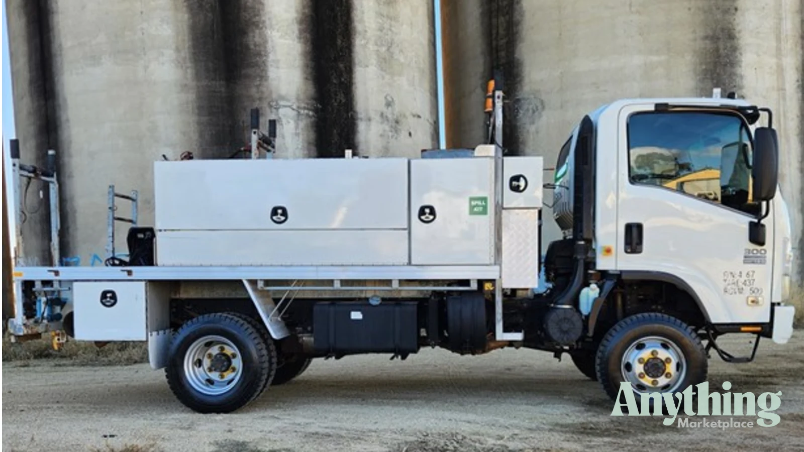2010 Used Isuzu NPS300 Crane Truck