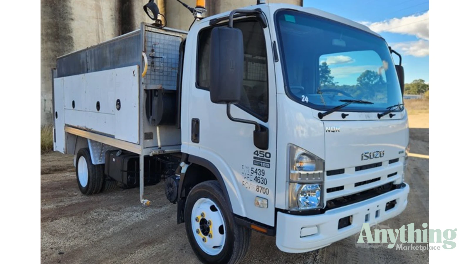 2012 Used Isuzu NQR450 Service Truck