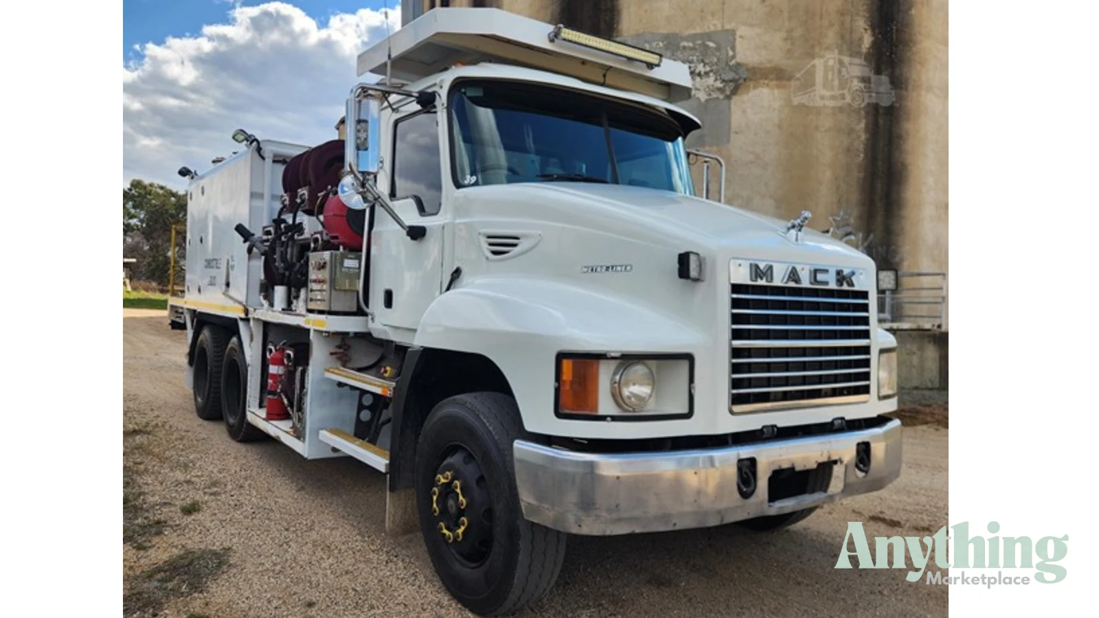 2005 MACK R688RS