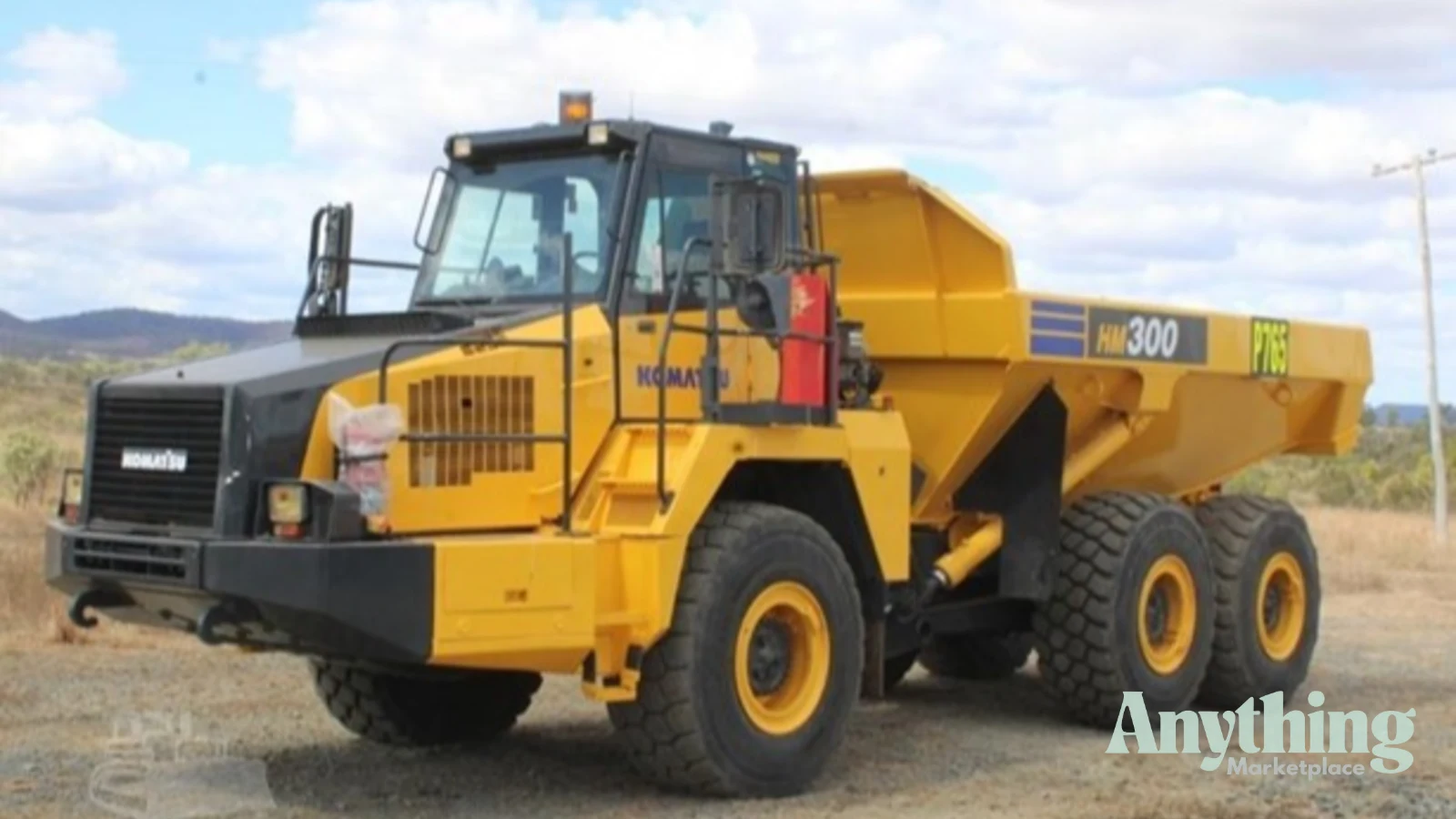 2017 KOMATSU HM300-2
