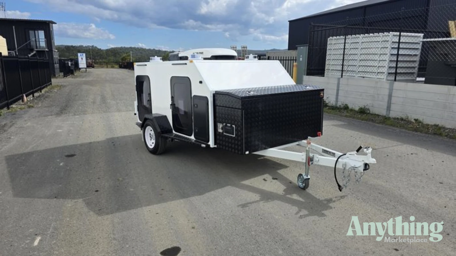 New McNeill Dog Trailer
