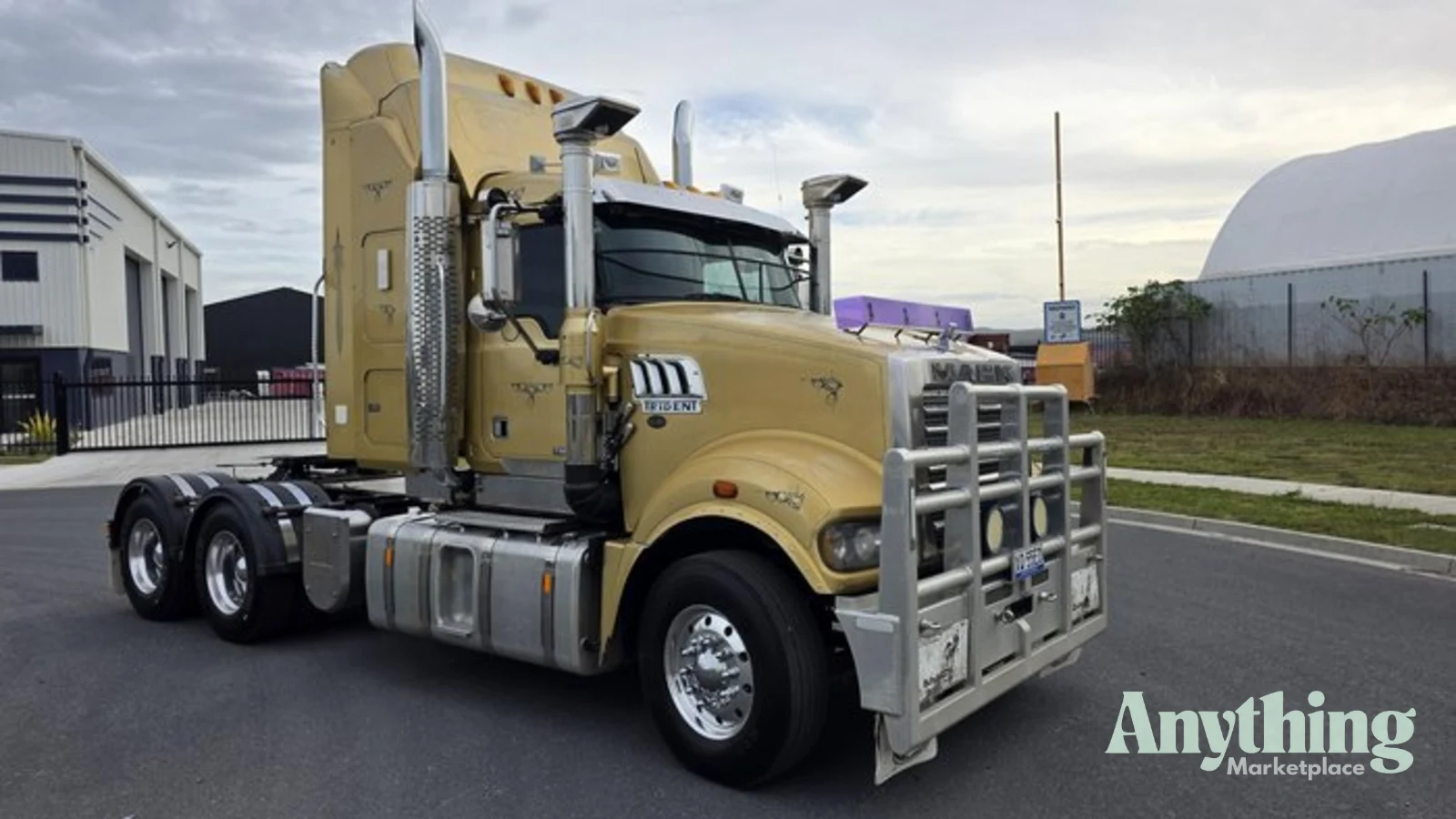 2015 Mack Trident
