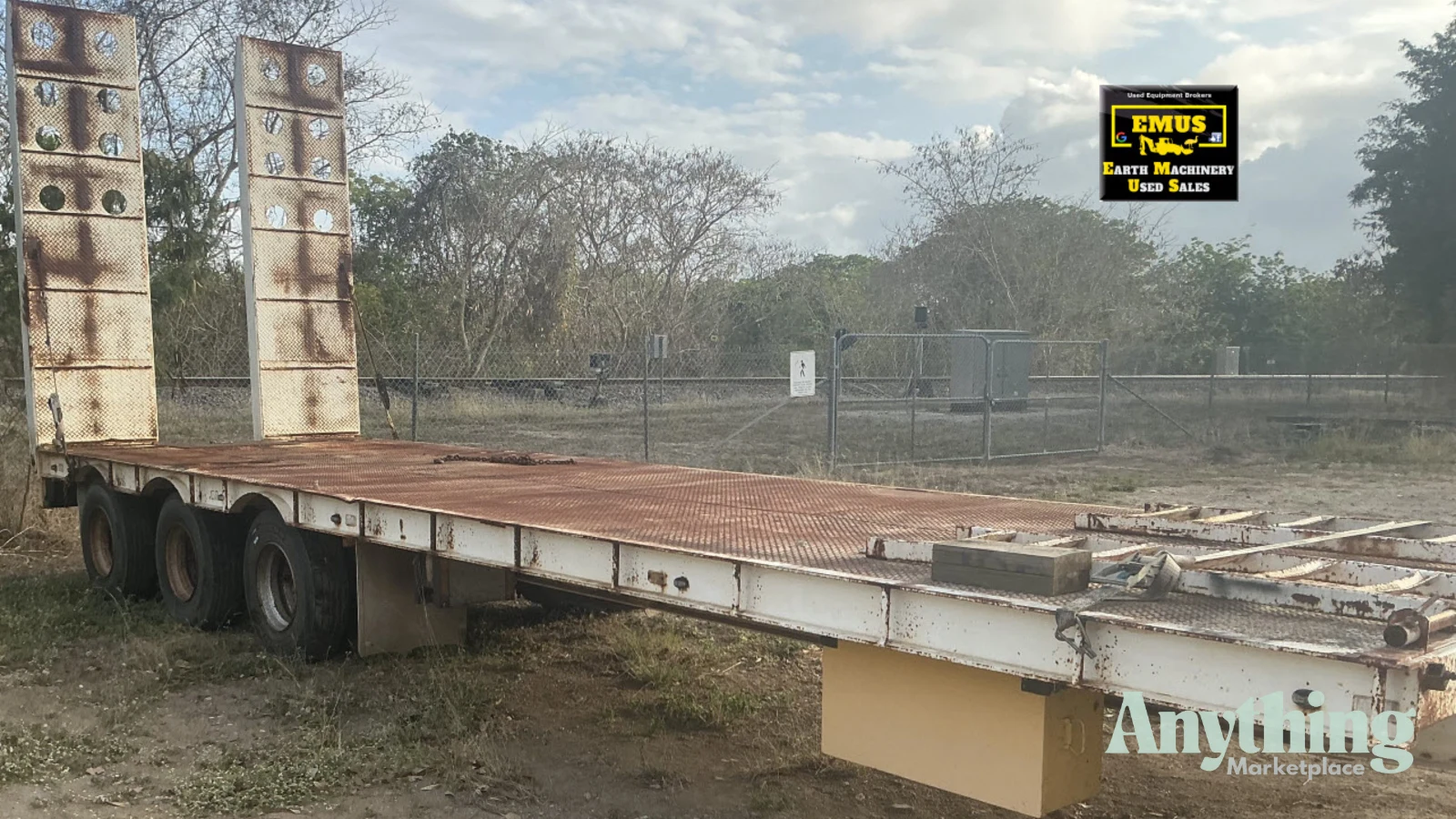 Innbrook Holding Heavy Duty Tri Axle Tag Trailer, E.M.U.S TS982