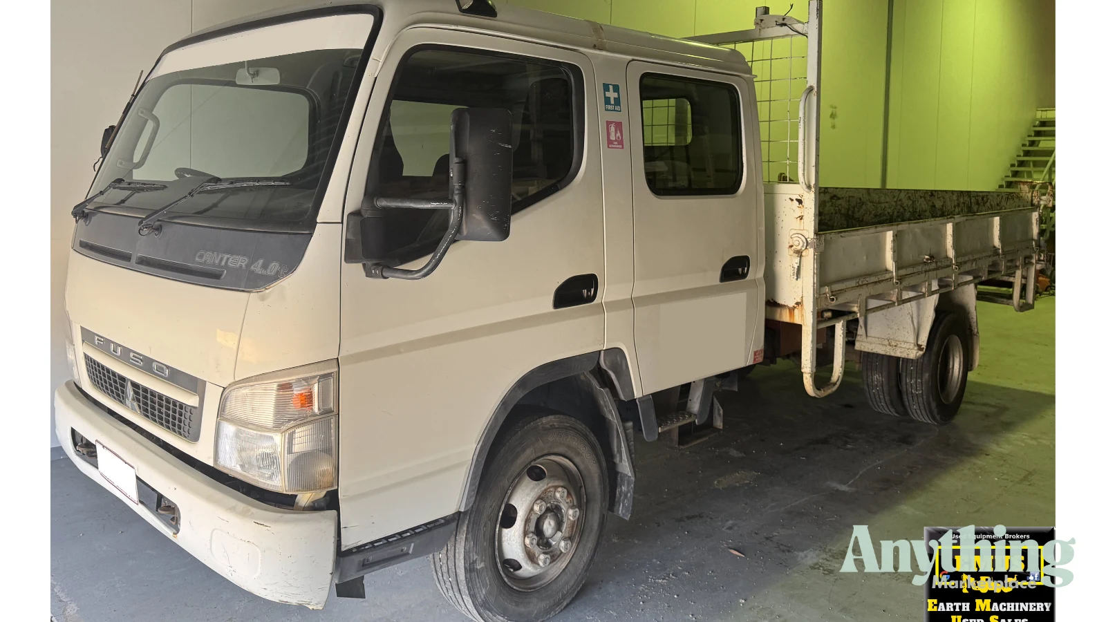 2009 Mitsubishi Fuso Dual Cab Tray Truck