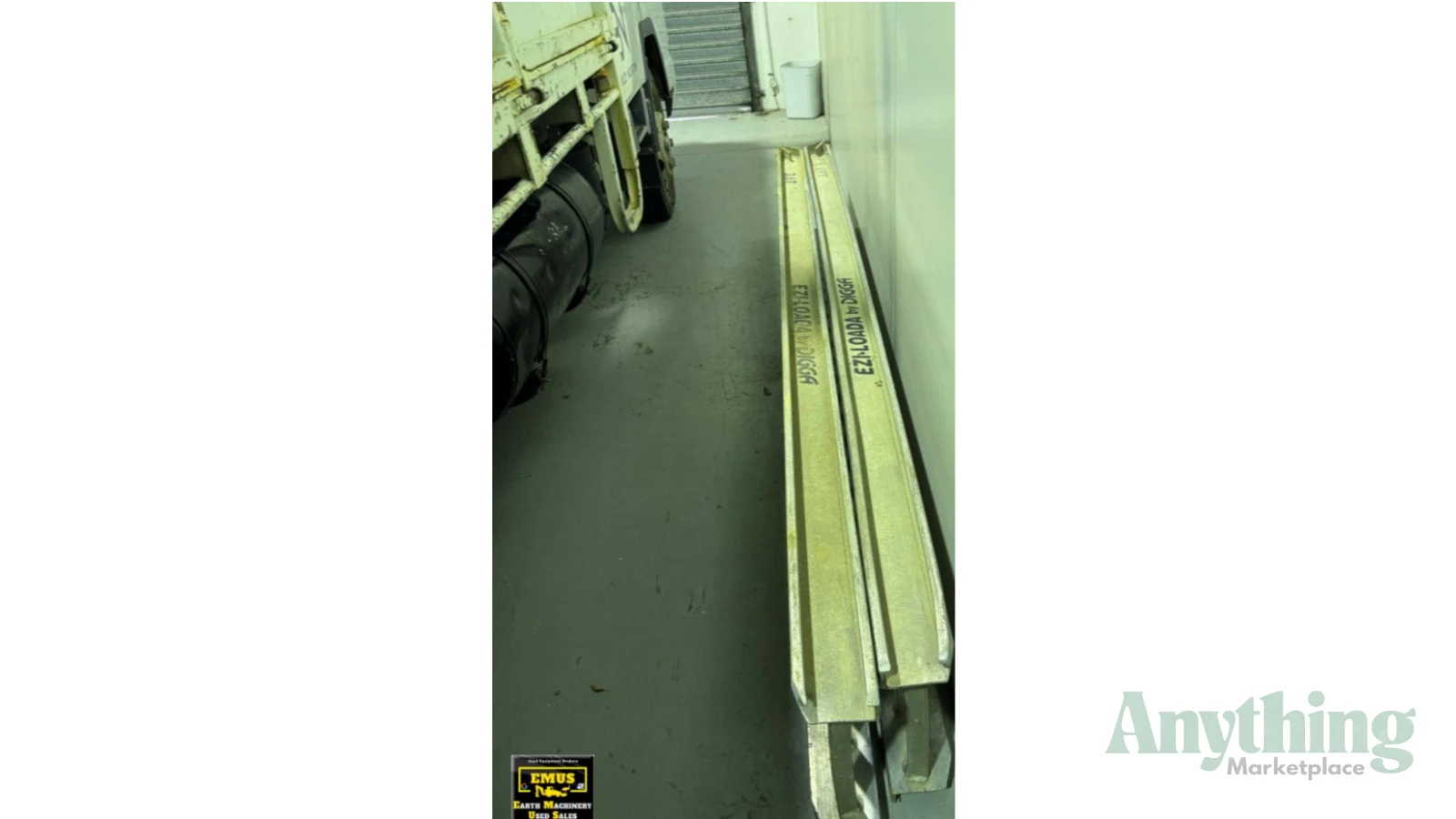 2009 Used Mitsubishi Fuso Tray Truck