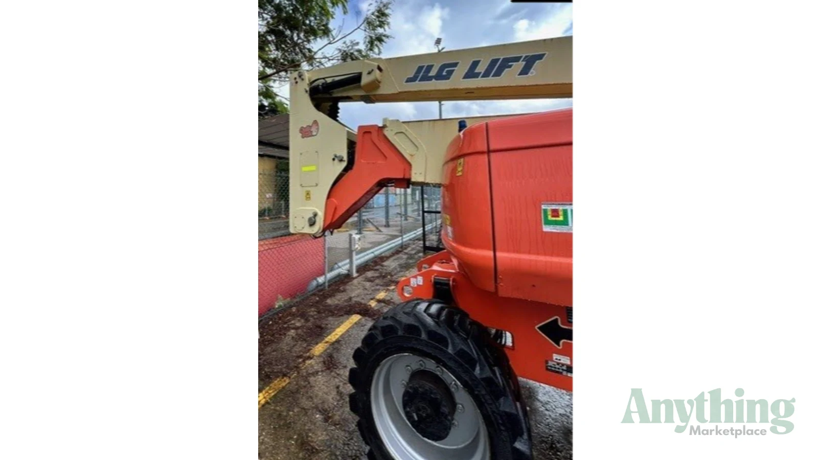2011 Used Jlg 800 Elevated Work Platforms
