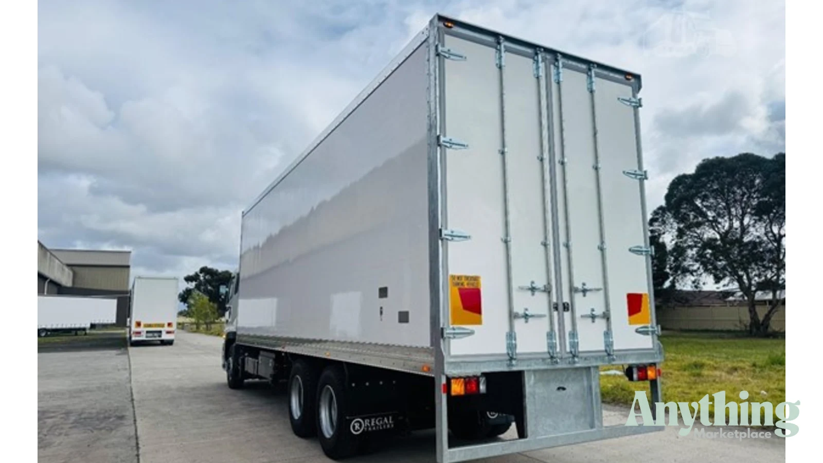 2025 New MITSUBISHI FUSO SHOGUN 360 Refrigerated Truck